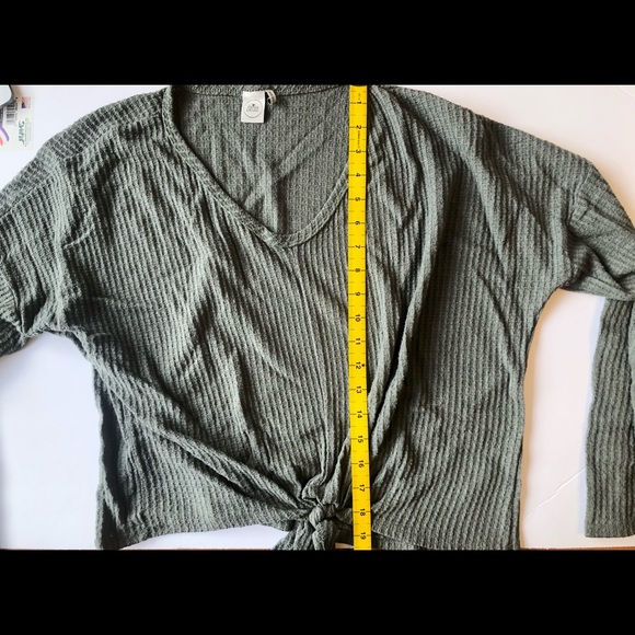 Paper Crane Long sleeve green soft shirt with cute tie in front. - Picture 9 of 9